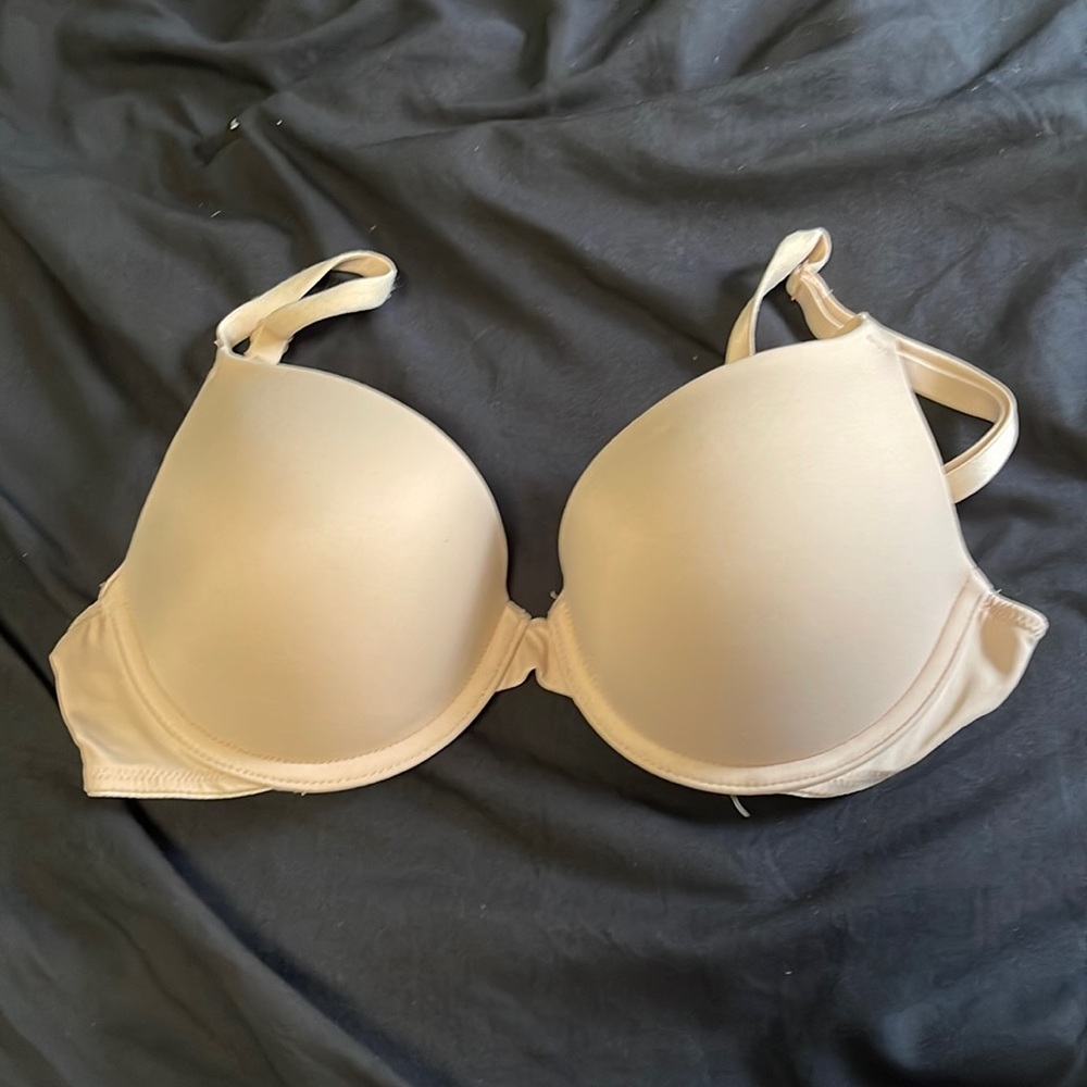 Victoria secret wear everywhere push up bra 32C